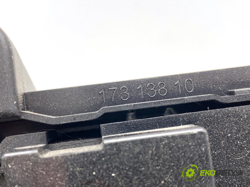 BMW F30 sedan 2012 120 kW 320 d 1995 Panel ovládania radia 9226784 (Prepínacie páčky pod volantom)