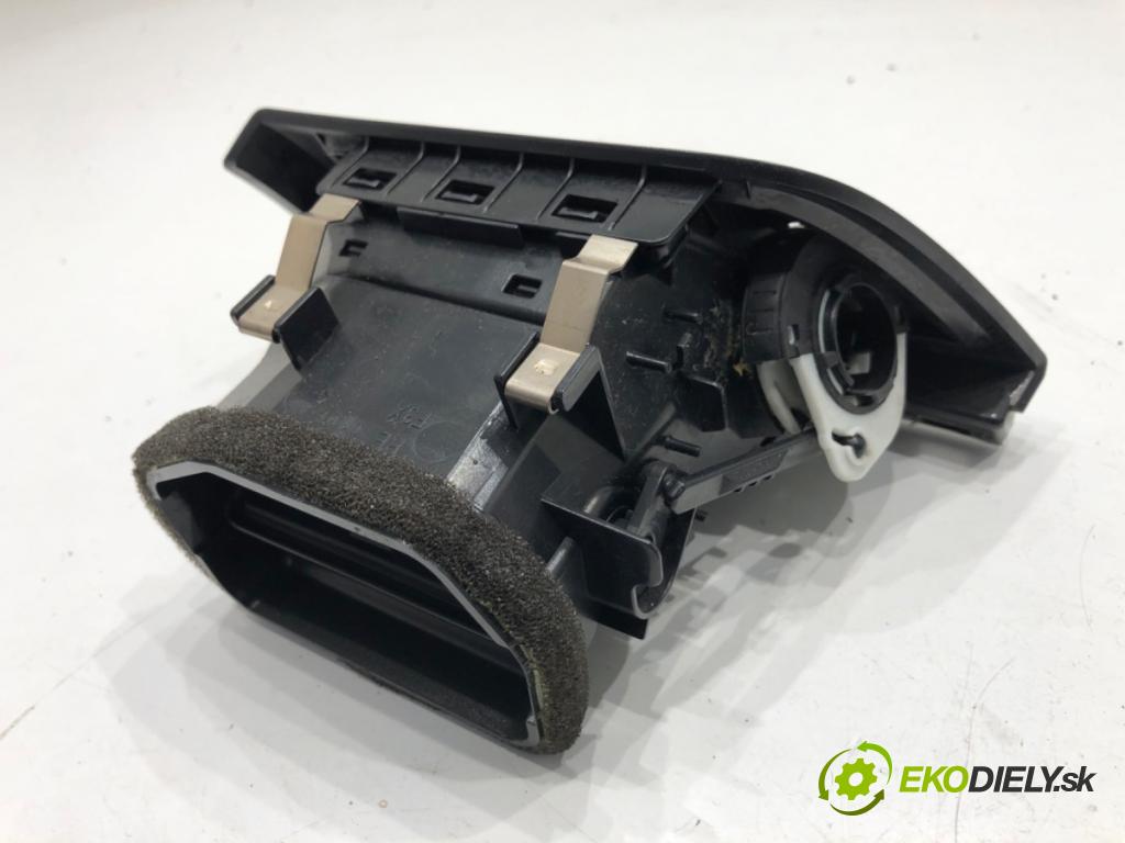 BMW F30 sedan 2012 120 kW 320 d 1995 Mriežky kúrenia pravy predný 9218550