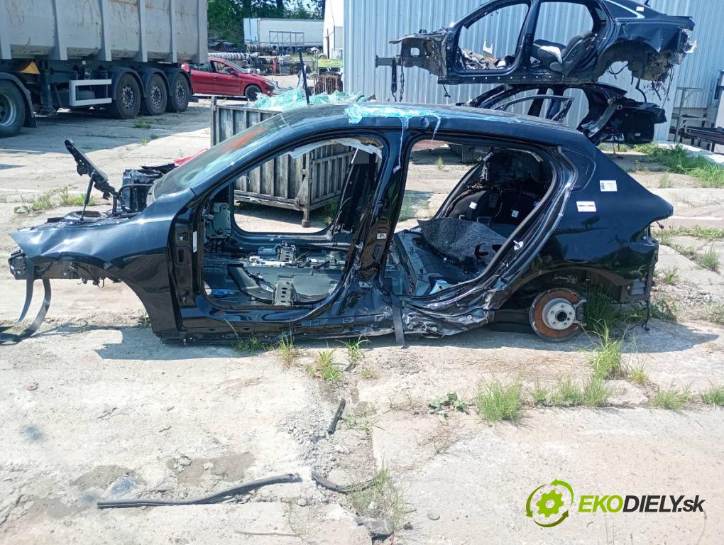 BMW 1  2025 110 kW 118d 110 kW [150 KM] 1995 karoséria ČTVRŤÁK: Blatník prah strecha PODŁUŻNICA 