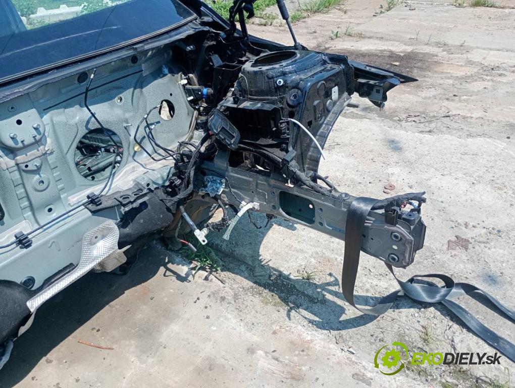 BMW 1  2025 110 kW 118d 110 kW [150 KM] 1995 karoséria ČTVRŤÁK: Blatník prah strecha PODŁUŻNICA