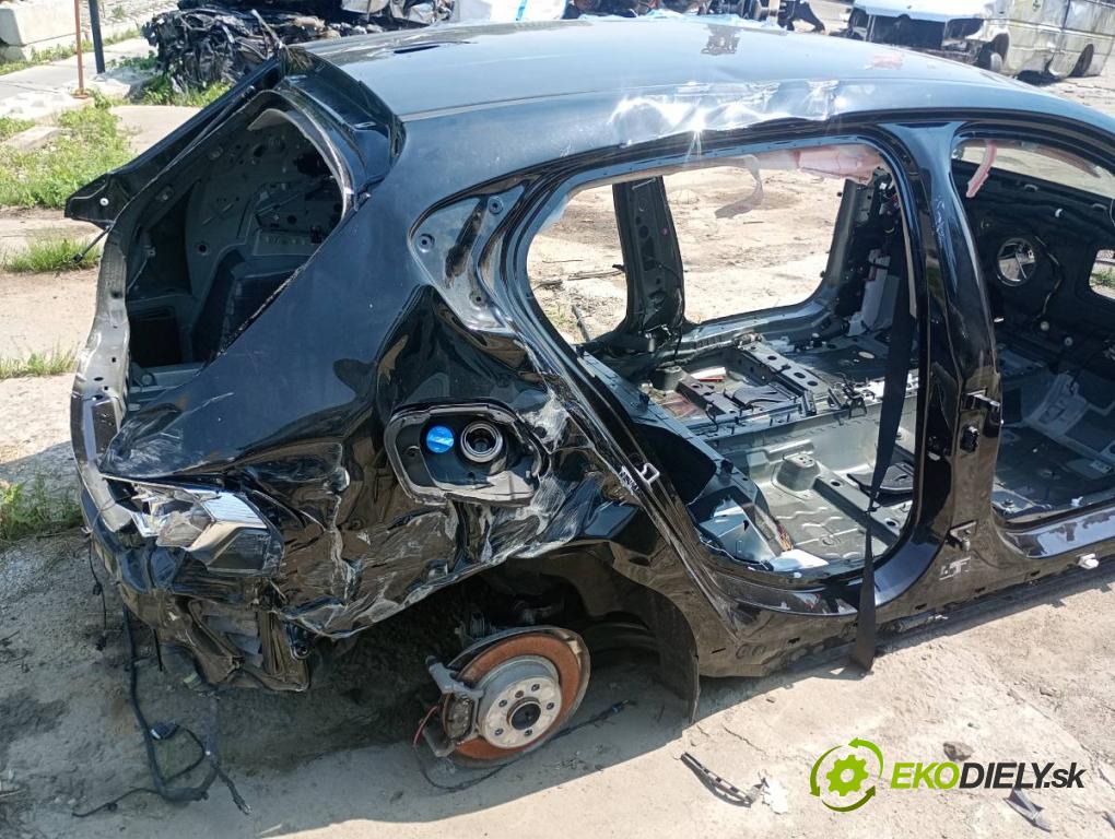 BMW 1  2025 110 kW 118d 110 kW [150 KM] 1995 karoséria ČTVRŤÁK: Blatník prah strecha PODŁUŻNICA