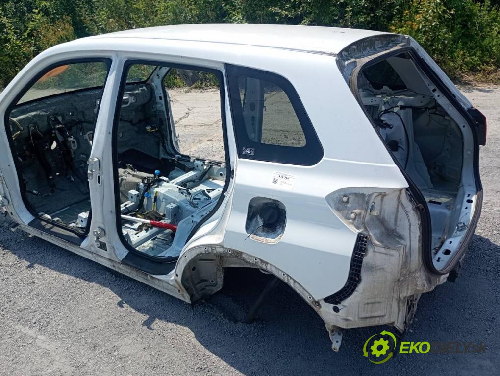 SUZUKI VITARA SUV 2016 88 kW 1.6 (APK 416) 1586 karoséria ČTVRŤÁK: Blatník prah strecha PODŁUŻNICA