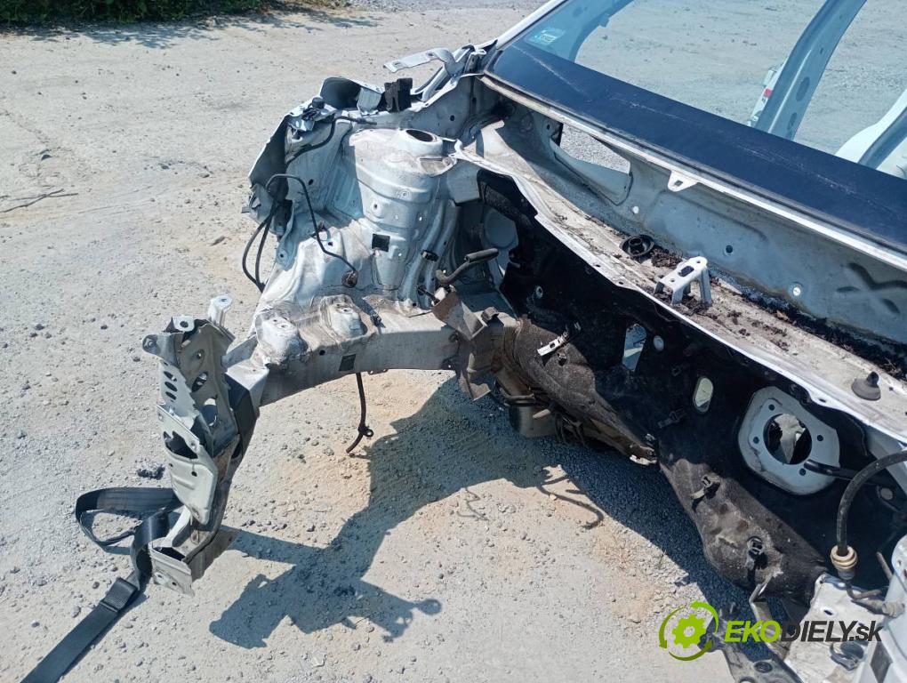SUZUKI VITARA SUV 2016 88 kW 1.6 (APK 416) 1586 karoséria ČTVRŤÁK: Blatník prah strecha PODŁUŻNICA