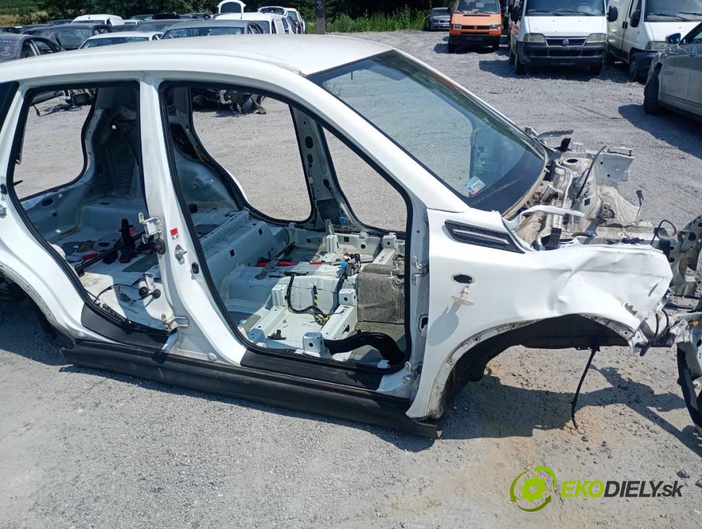 SUZUKI VITARA SUV 2016 88 kW 1.6 (APK 416) 1586 karoséria ČTVRŤÁK: Blatník prah strecha PODŁUŻNICA