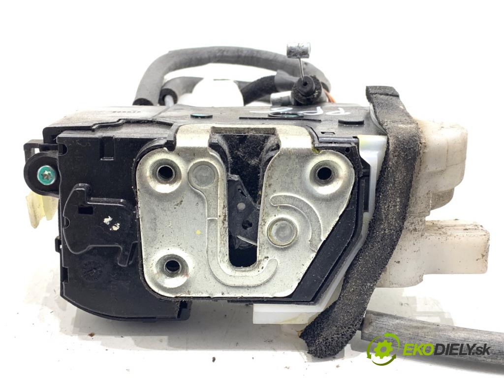 HYUNDAI ix35 SUV 2011 120 kW 2.0 1998 zámok Dvere pravy predný 81320-2Y000