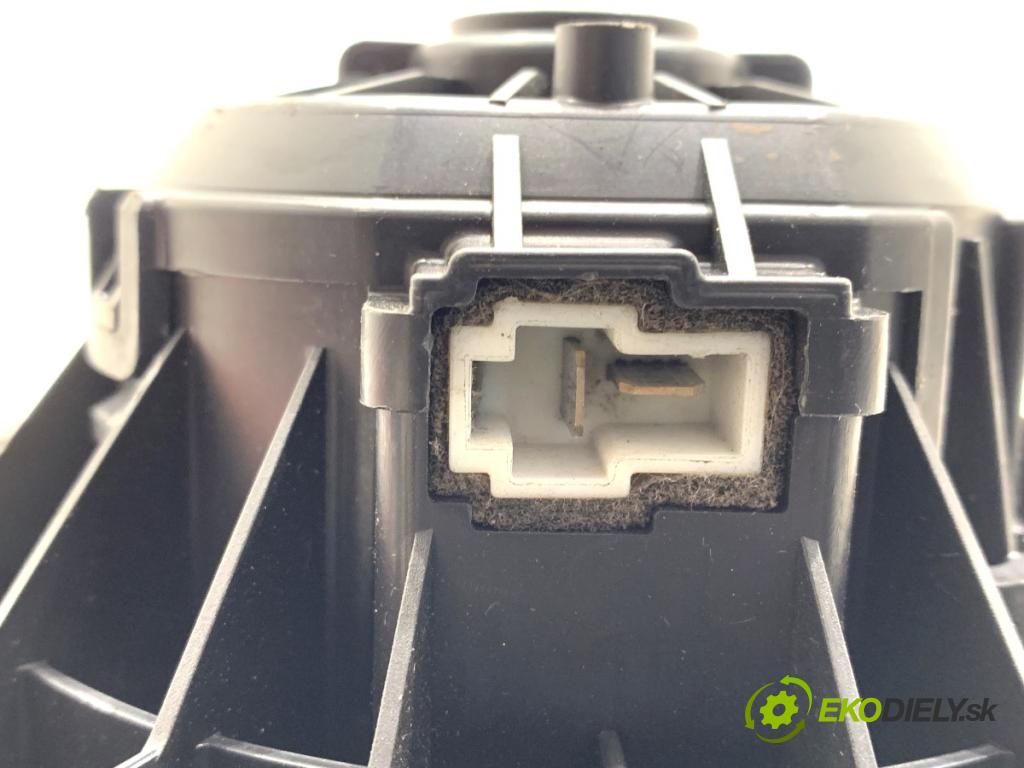 HYUNDAI ix35 SUV 2011 120 kW 2.0 1998 ventilátor kúrenia F00S3B2441