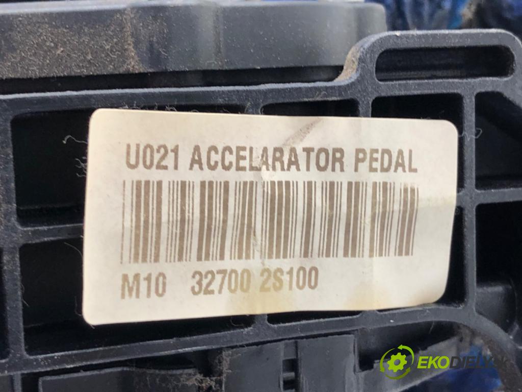 HYUNDAI ix35 SUV 2011 120 kW 2.0 1998 Potenciometer plynu 327002S100 (Potenciometer plynového pedálu)