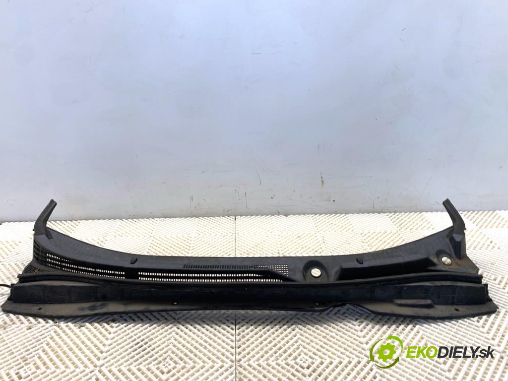HYUNDAI ix35 SUV 2011 120 kW 2.0 1998 torpédo plast pod čelní okno 86151-2Y000 (Plast pod čelním sklem)