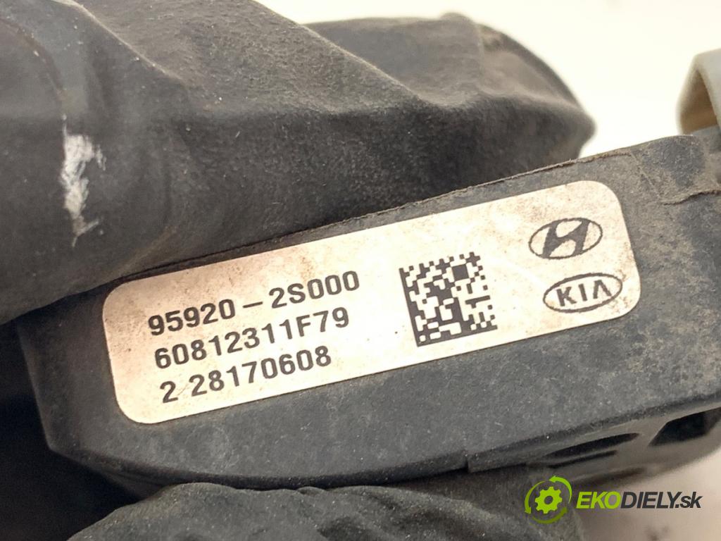 HYUNDAI ix35 SUV 2012 99 kW 1.6 1591 snímač nárazu 95920-2S000 (Snímač nárazu)