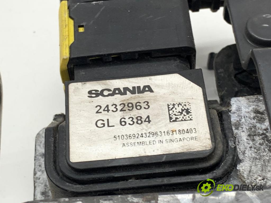 SCANIA L,P,G,R,S - series Ciągnik siodłowy 2018 331 kW S450 331 kW [450 KM] olej napędowy 2016 - 2022 12742 RADAR: 2432963