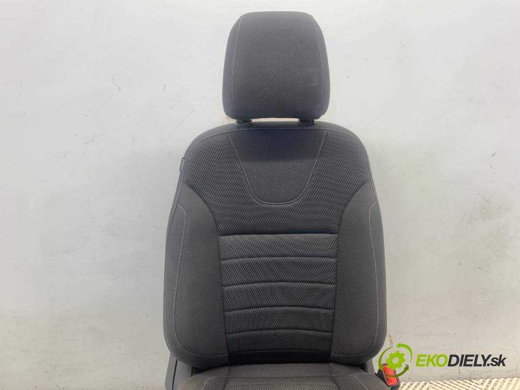FORD KUGA II SUV 2014 110 kW 1.6 EcoBoost 1596 Sedadlo pravy predný