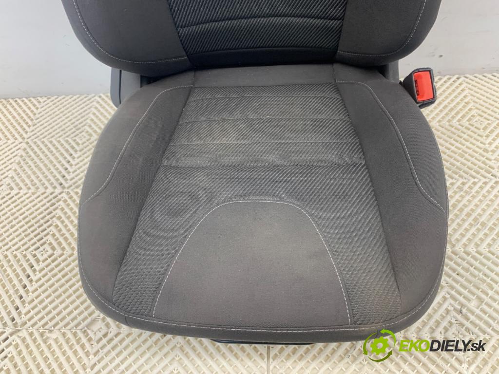 FORD KUGA II SUV 2014 110 kW 1.6 EcoBoost 1596 Sedadlo pravy predný