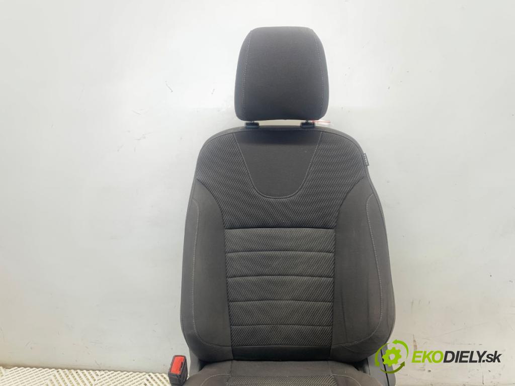 FORD KUGA II SUV 2014 110 kW 1.6 EcoBoost 1596 Sedadlo ľavy predný