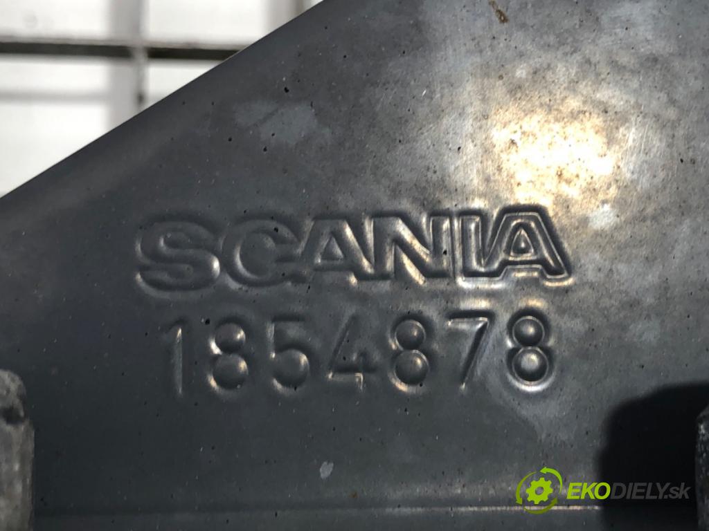 SCANIA L,P,G,R,S - series Ciągnik siodłowy 2018 331 kW S450 331 kW [450 KM] olej napędowy 2016 - 2022 12742 držák blatníka levý 2476495