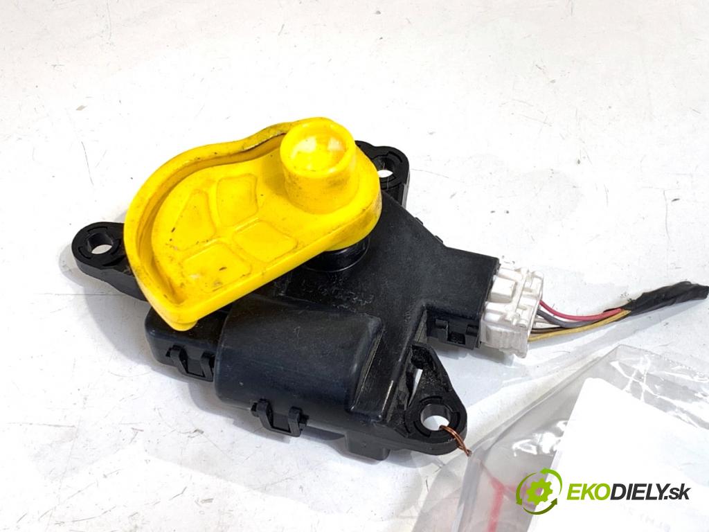 HYUNDAI ix35 SUV 2011 120 kW 2.0 1998 Motor kúrenia D267-AP9AA02