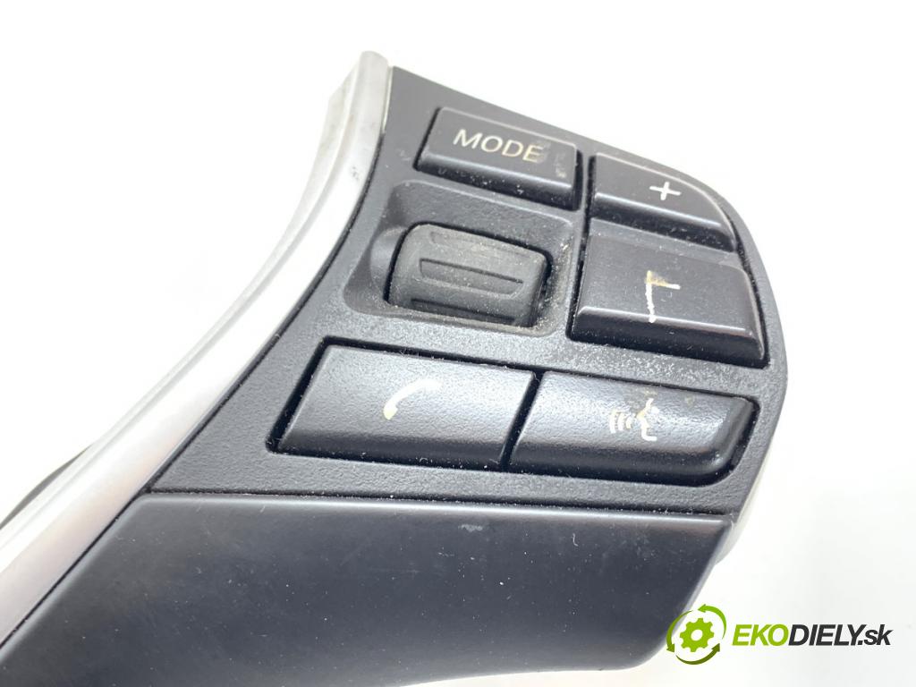 BMW F30 sedan 2012 120 kW 320 d 1995 SPÍNAČE: volantu 9261861