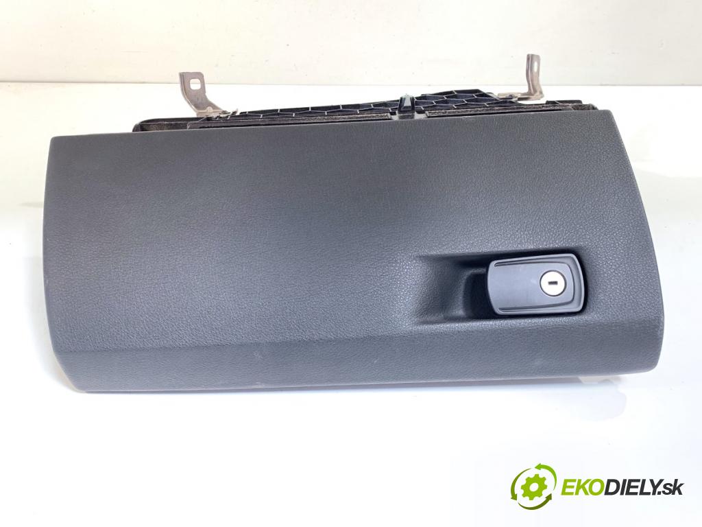 BMW F30 sedan 2012 120 kW 320 d 1995 přihrádka kastlík spolujezdce 9228283 (Přihrádka (kastlík))