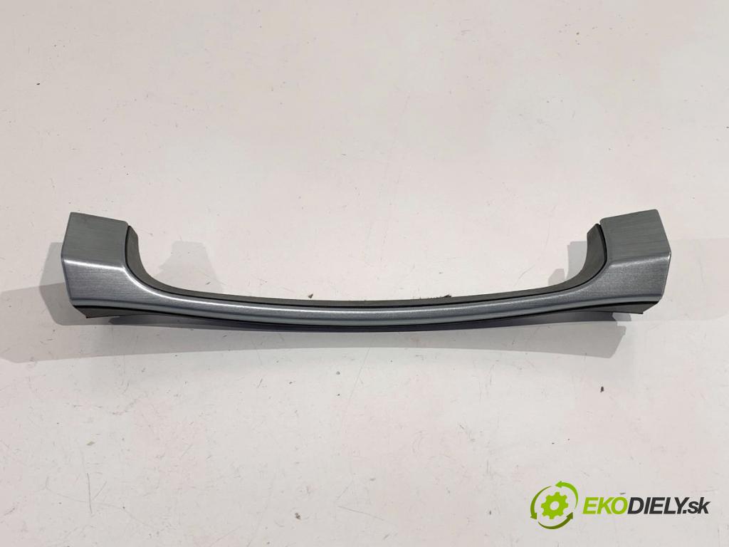 SKODA FABIA III Kombi 2019 55 kW 1.0 999 lišty kryt 6V1858418A (Lišta)