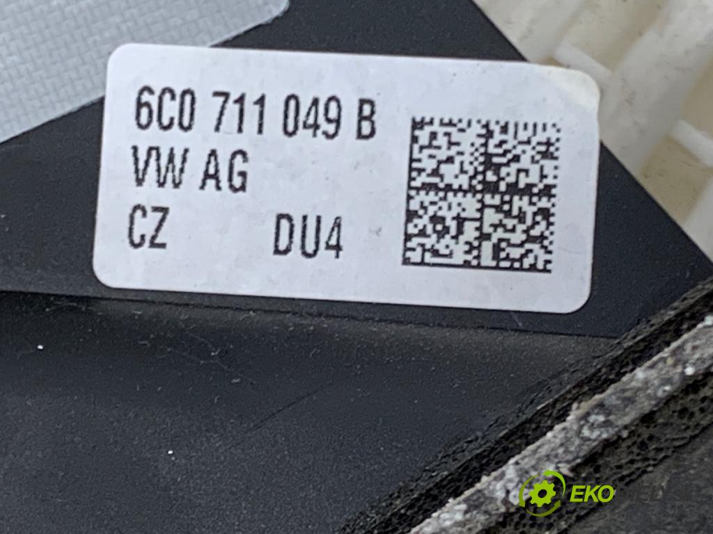 SKODA FABIA III Kombi 2019 55 kW 1.0 999 Kulisa 6C0711049B (Rýchlostná páka (kulisa))