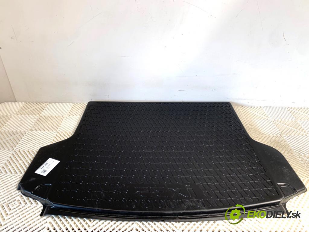 HYUNDAI ix35 SUV 2012 99 kW 1.6 1591 KRYTINA: kufra gumená