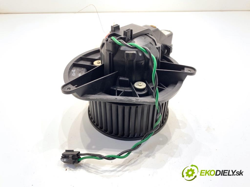 JEEP GRAND CHEROKEE WK samochód terenowy zamknięty 2006 148 kW 3.7 V6 4x4 3700 ventilátor kúrenia 929447P