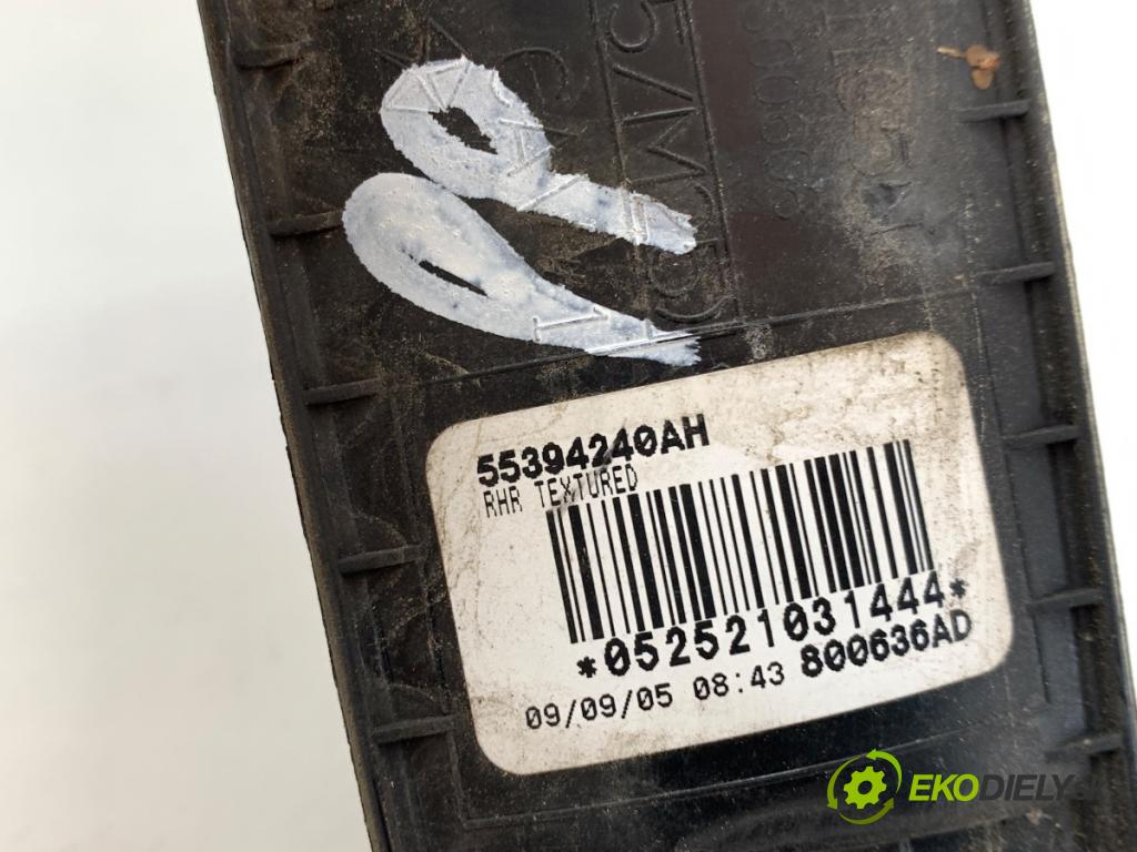 JEEP GRAND CHEROKEE WK samochód terenowy zamknięty 2006 148 kW 3.7 V6 4x4 3700 Kľučka vonkajšia pravy predný 55394240AH