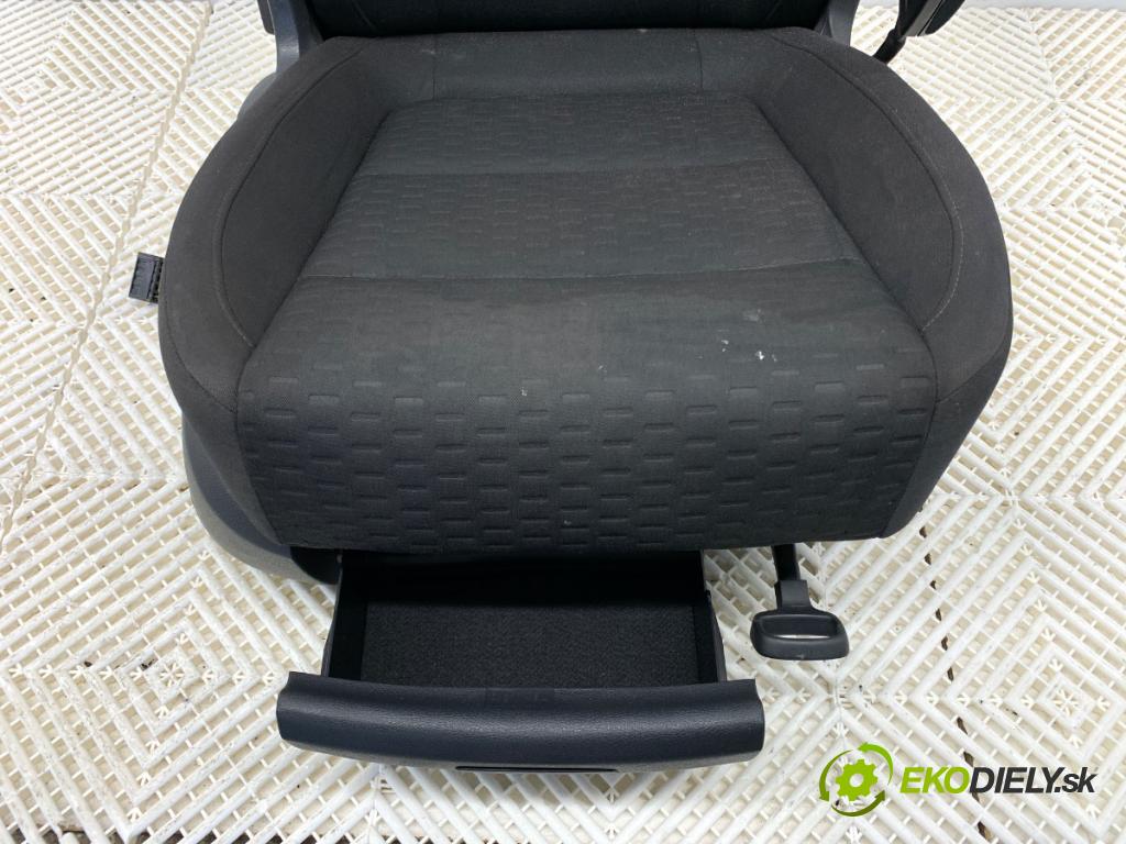 VW TIGUAN SUV 2009 103 kW 2.0 TDI 4motion 1968 Sedadlo pravy predný