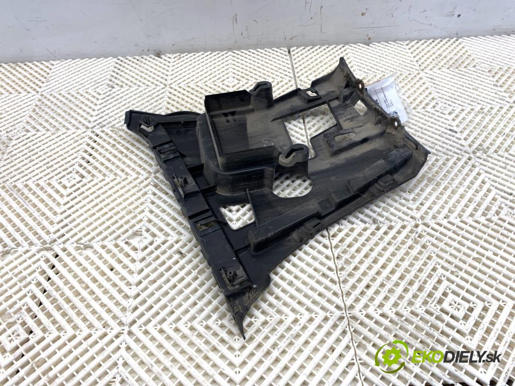 BMW F30 sedan 2012 120 kW 320 d 1995 Úchyt nárazníka pravy zad 7256924