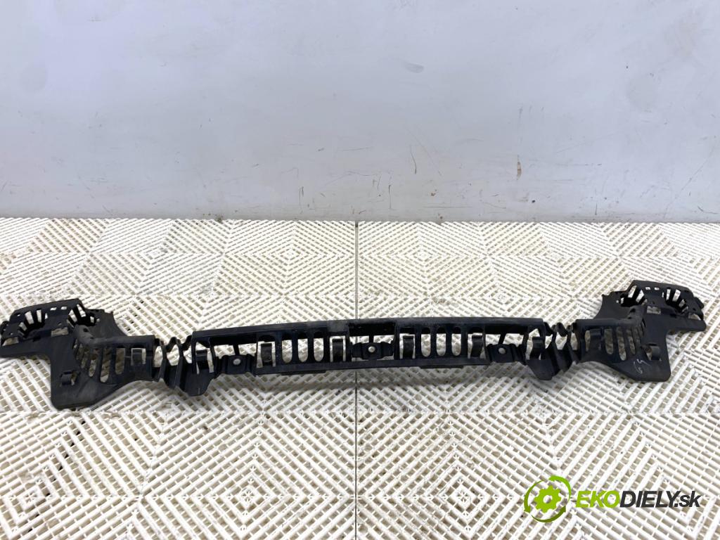 BMW F30 sedan 2012 120 kW 320 d 1995 úchyt nárazníka zadní část středový 7256922