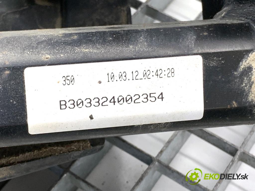 BMW F30 sedan 2012 120 kW 320 d 1995 Hák ťažné zariadenie 303324600002 (Ťažné zariadenie)