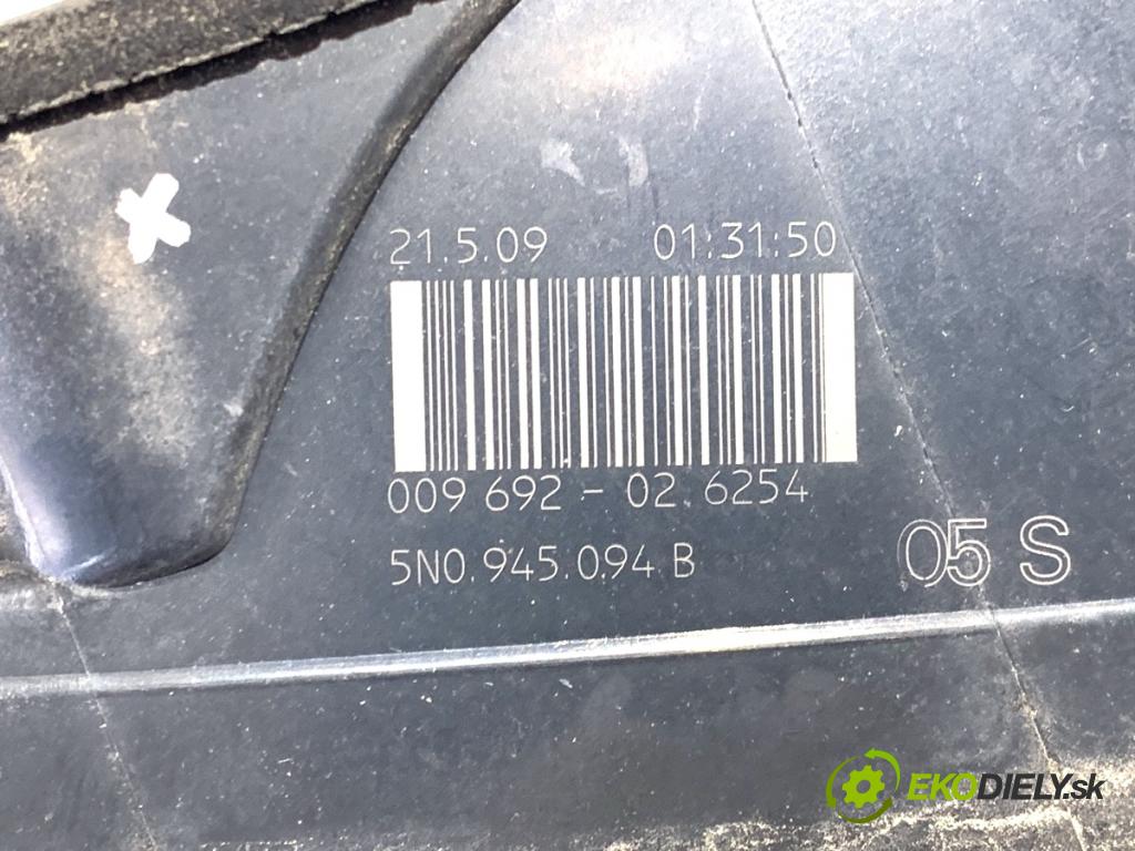 VW TIGUAN SUV 2009 103 kW 2.0 TDI 4motion 1968 světlo zadní část levá strana vnitřní 5N0945094B (Klika dveří ostatní)