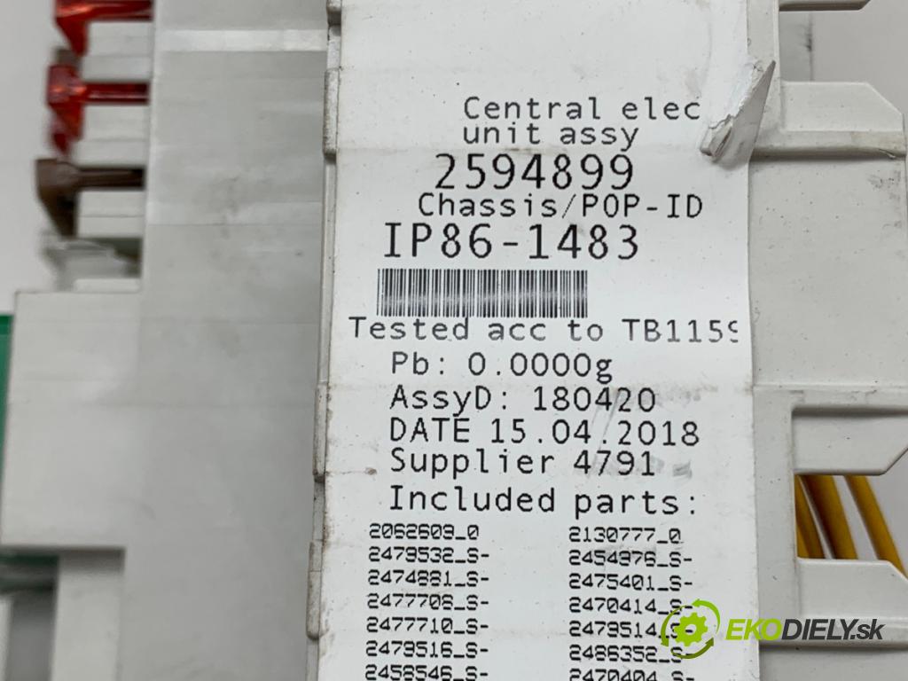 SCANIA L,P,G,R,S - series Ciągnik siodłowy 2018 331 kW S450 331 kW [450 KM] olej napędowy 2016 - 2022 12742 skříňka poistková 2594899 (Pojistková skříňka)