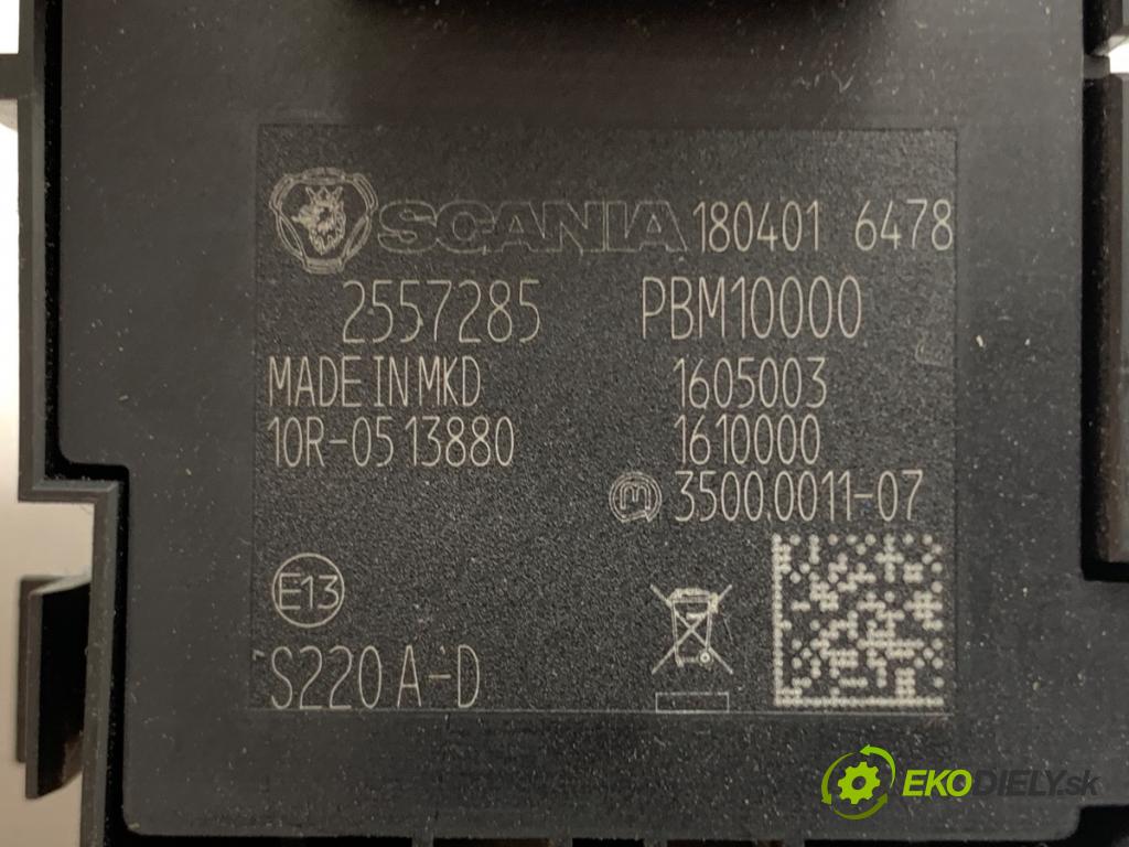 SCANIA L,P,G,R,S - series Ciągnik siodłowy 2018 331 kW S450 331 kW [450 KM] olej napędowy 2016 - 2022 12742 Panel přepínačů 2557285 (Páčky pod volantem)