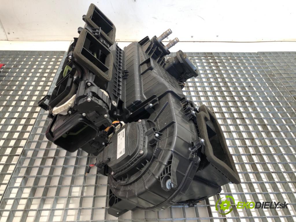 SCANIA L,P,G,R,S - series Ciągnik siodłowy 2018 331 kW S450 331 kW [450 KM] olej napędowy 2016 - 2022 12742 Výhrevné teleso, radiátor kúrenia KOMBAJN