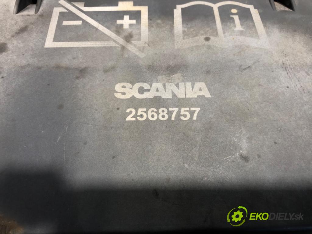 SCANIA L,P,G,R,S - series Ciągnik siodłowy 2018 331 kW S450 331 kW [450 KM] olej napędowy 2016 - 2022 12742 Skrinka poistková 2568757 (Poistková skrinka)