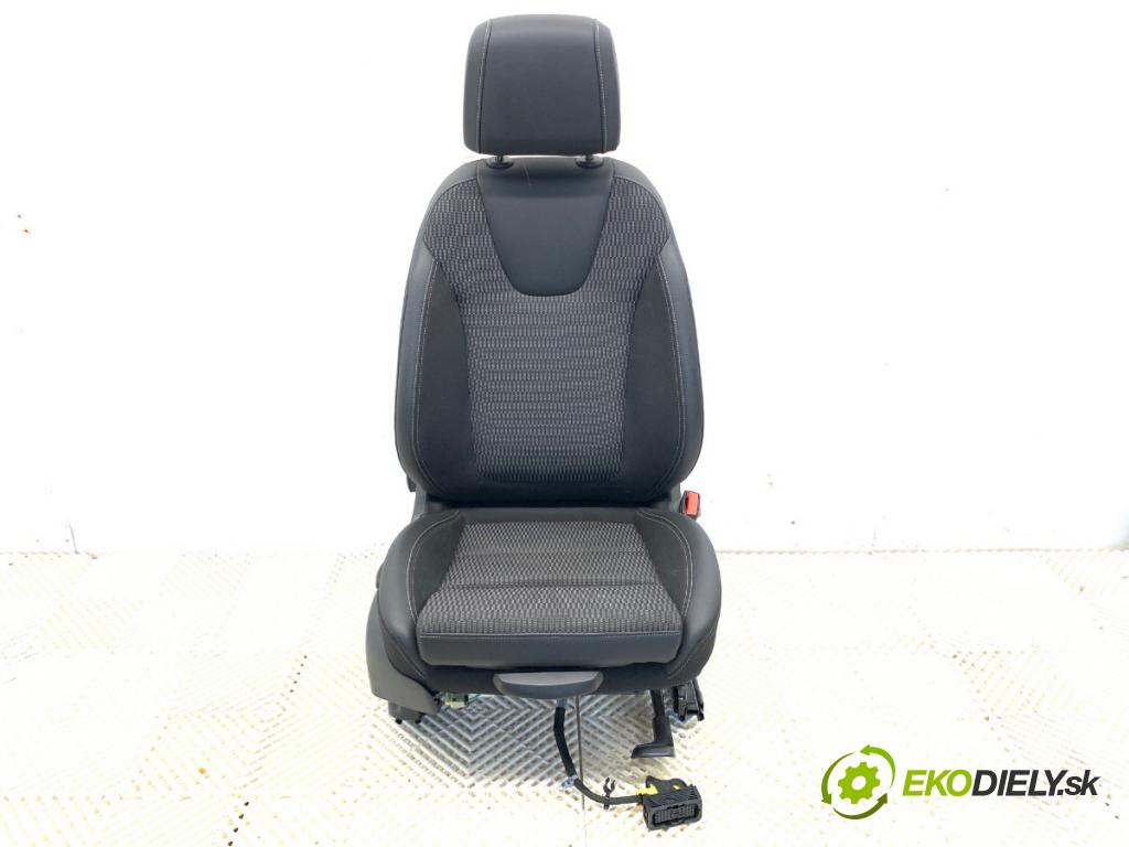OPEL INSIGNIA B Kombi 2021 128 kW 2.0 CDTi (35) 1995 sedadlo pravý přední část 