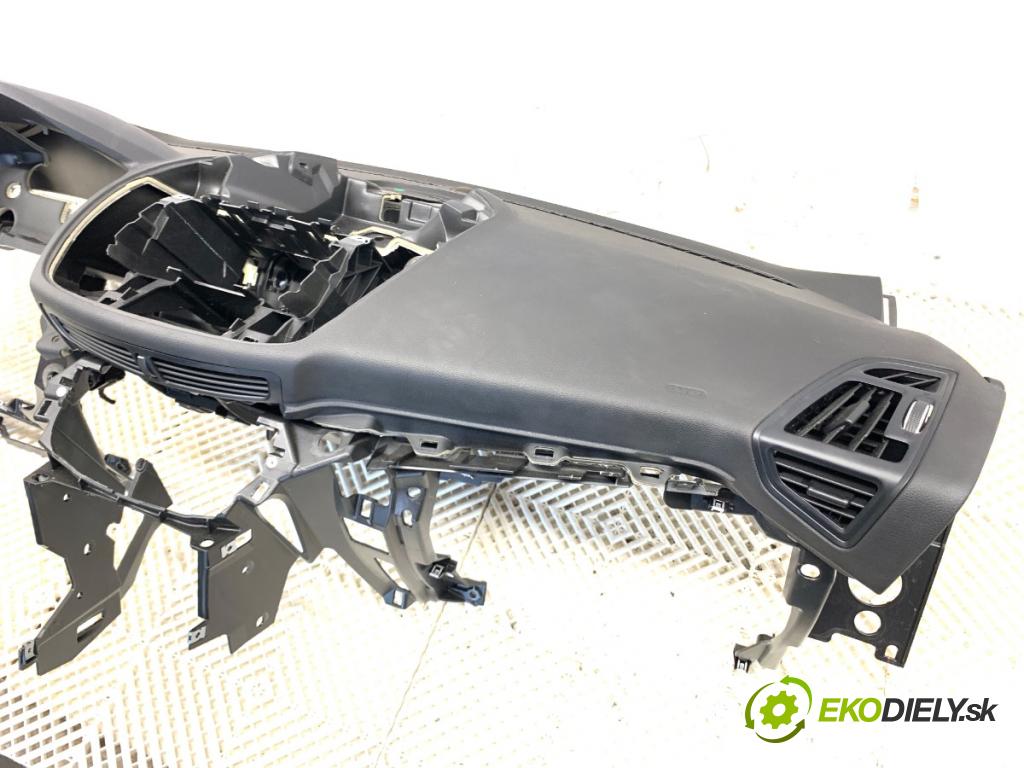 FORD KUGA II SUV 2014 110 kW 1.6 EcoBoost 1596 Palubná doska  (Palubná doska)