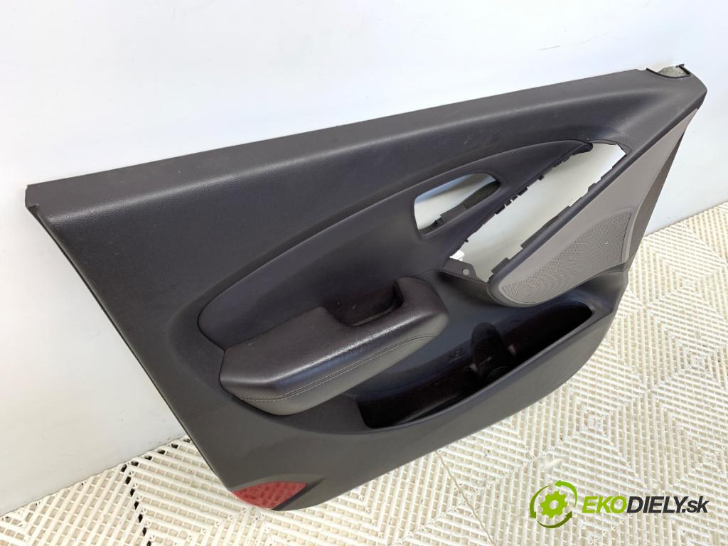 HYUNDAI ix35 SUV 2012 99 kW 1.6 1591 čalúnenie Dvere ľavy predný