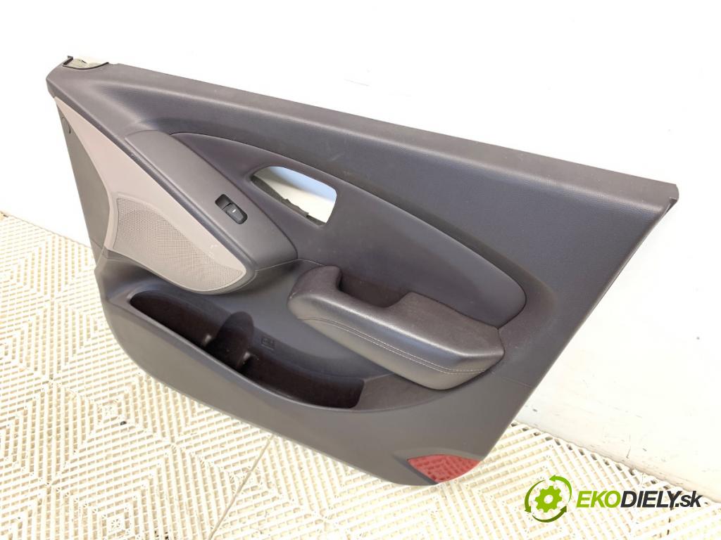 HYUNDAI ix35 SUV 2012 99 kW 1.6 1591 čalúnenie Dvere pravy predný