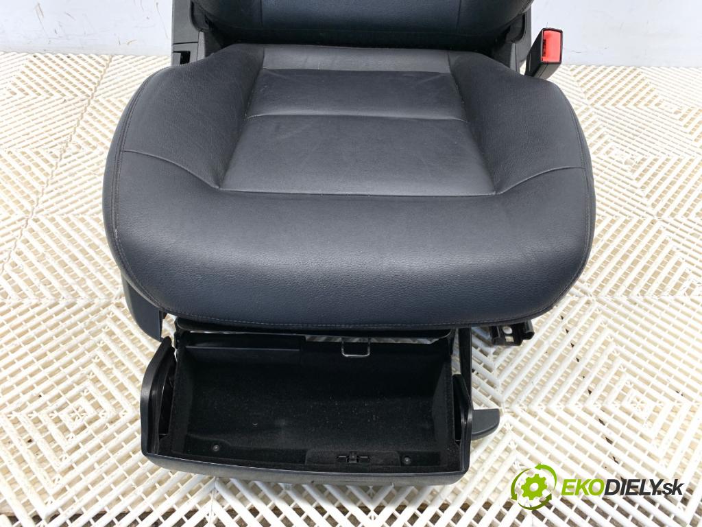 MERCEDES-BENZ W212 sedan 2010 150 kW E 300 CDI (212.020) 2987 Sedadlo pravy predný