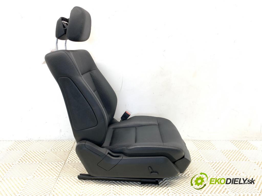 MERCEDES-BENZ W212 sedan 2010 150 kW E 300 CDI (212.020) 2987 Sedadlo pravy predný