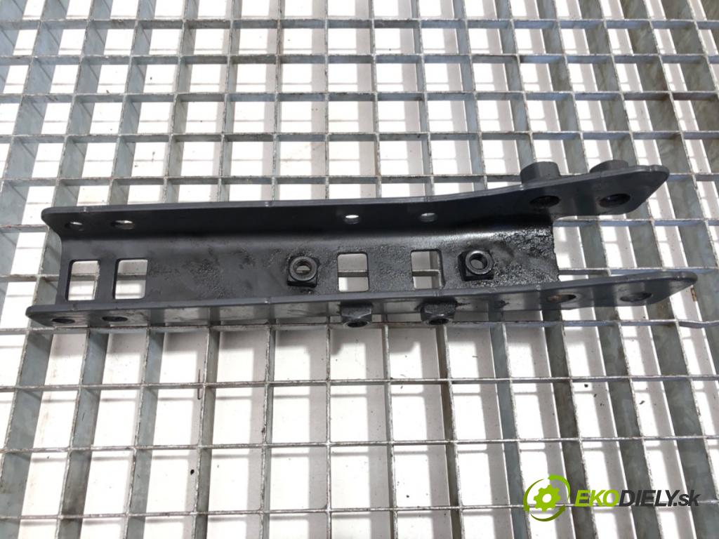 SCANIA L,P,G,R,S - series Ciągnik siodłowy 2018 331 kW S450 331 kW [450 KM] olej napędowy 2016 - 2022 12742 Uchytenie NÁDRŽ: ostrekovačov 2660738