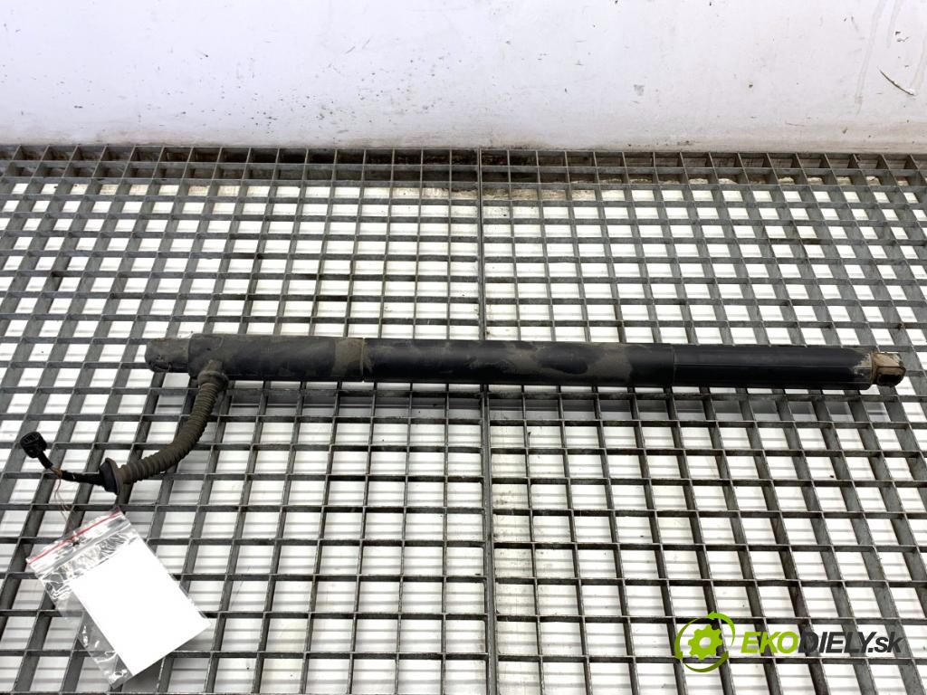 BMW F07 liftback 2011 220 kW 535 d xDrive 2993 Tlmič dverí kufra pravy 7200543