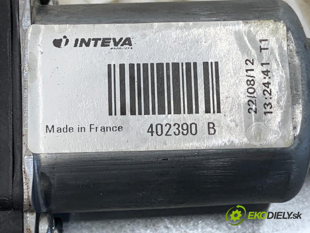 HYUNDAI ix35 SUV 2012 99 kW 1.6 1591 mechanismus okna pravý přední část 82480-2Y000