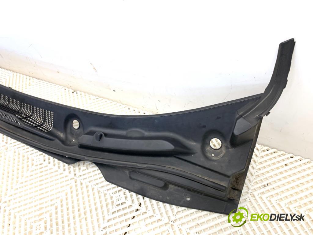 HYUNDAI ix35 SUV 2012 99 kW 1.6 1591 Torpédo, plast pod čelné okno 86151-2Y000 (Torpédo (plast pod čelným sklom))