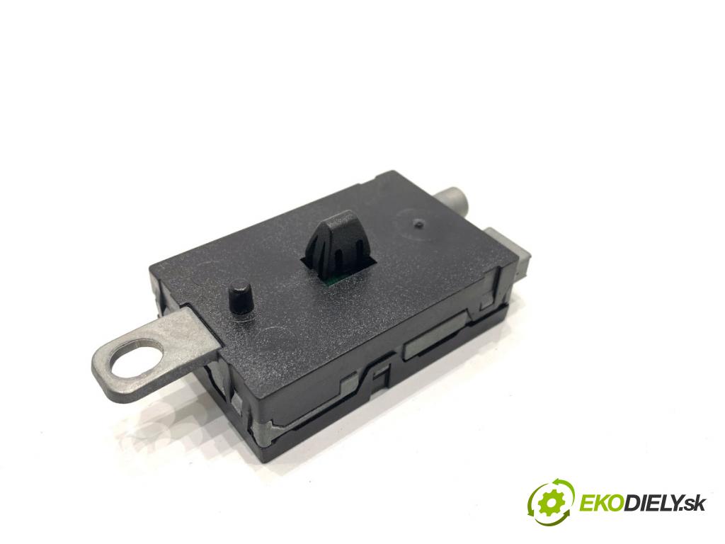 FORD KUGA II SUV 2014 110 kW 1.6 EcoBoost 1596 Zosilňovač antény 7CP1-18C847-CA