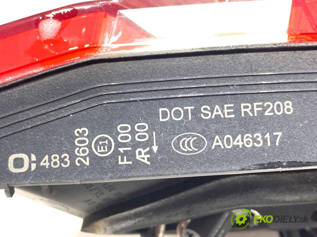 MERCEDES-BENZ W212 sedan 2010 150 kW E 300 CDI (212.020) 2987 Svetlo zad ľavá strana vnútorná A2128200764 (Kľučka dverí ostatné)