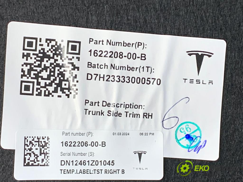 TESLA MODEL Y SUV 2024 220 kW EV čalúnenie kufra pravy 1622208-00-B