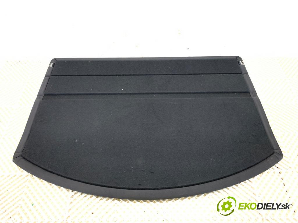 TESLA MODEL Y SUV 2024 220 kW EV Pláto zad