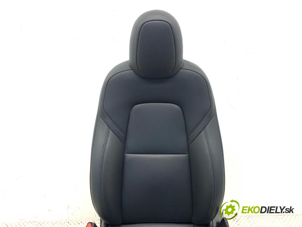 TESLA MODEL Y SUV 2024 220 kW EV  Sedadlo ľavy predný
